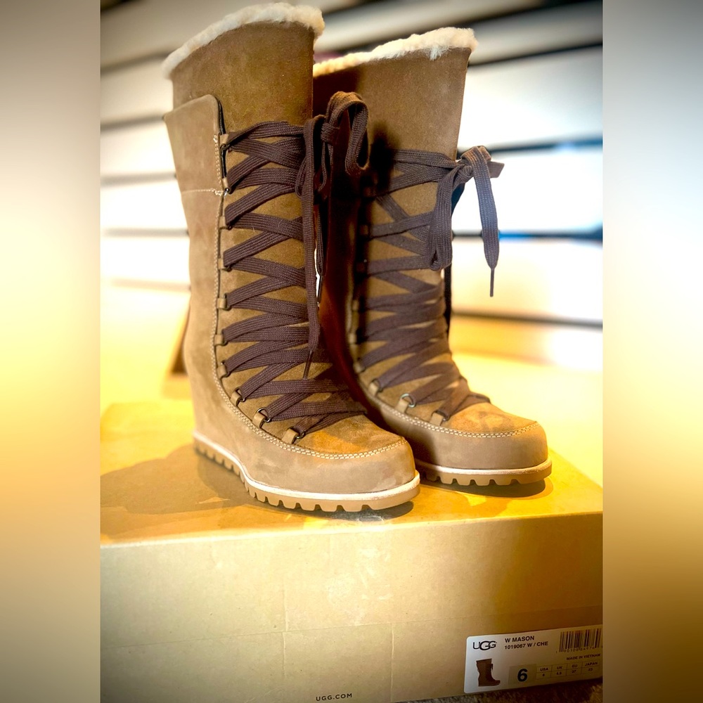 UGG Mason lace up hidden wedge boots. Size 6. Never worn,